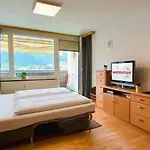 Peter Seeblick Haus Haensel Gretel Am Ossiacher See, Hallenbad, Skiarena Gerlitzen Steindorf am Ossiacher See
