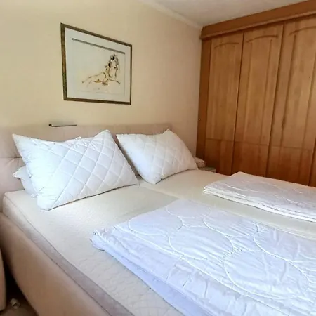 Peter Seeblick Haus Haensel Gretel Am Ossiacher See, Hallenbad, Skiarena Gerlitzen